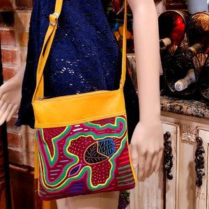 New Kanu-Art Colombia Crossbody bag